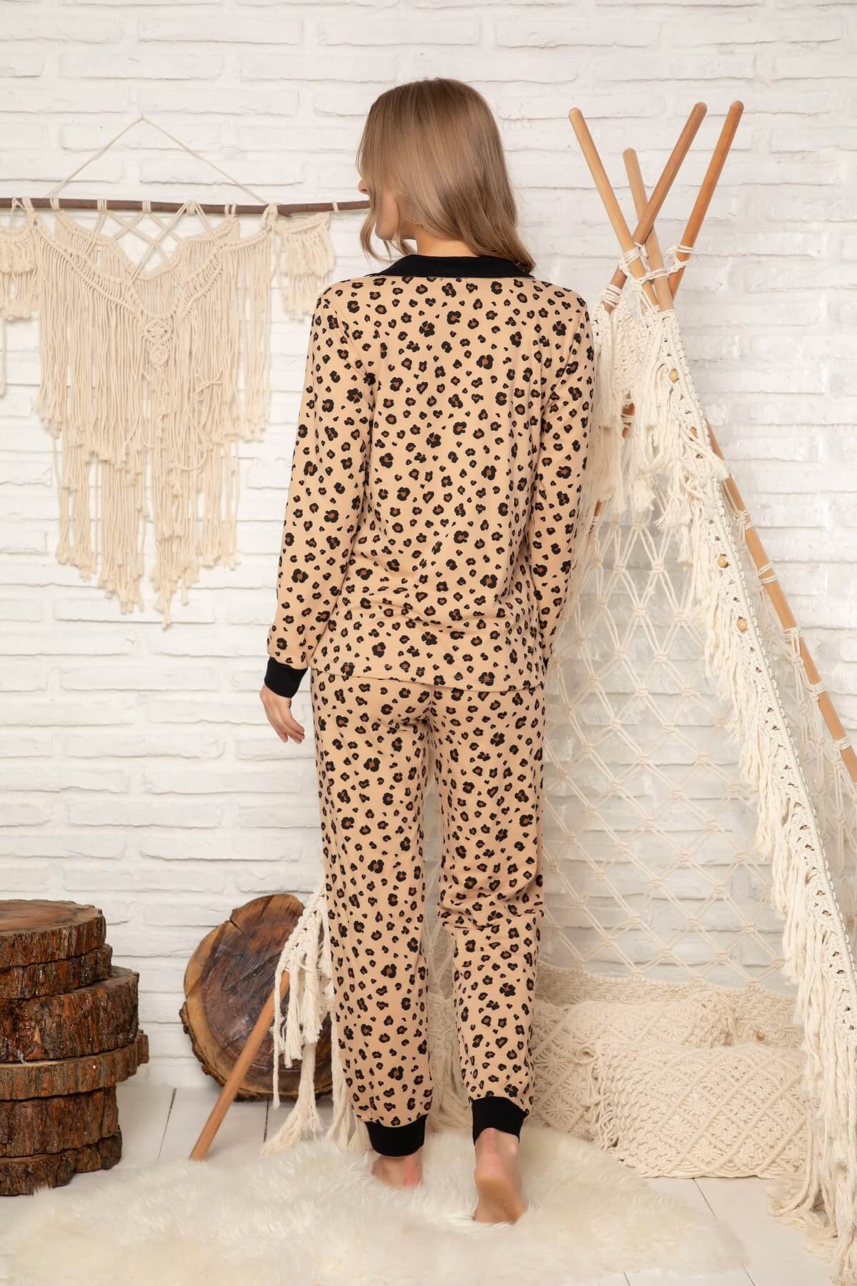 Pyžamo dámske ELiTOL 1544 dlhé leopard na gombíky
